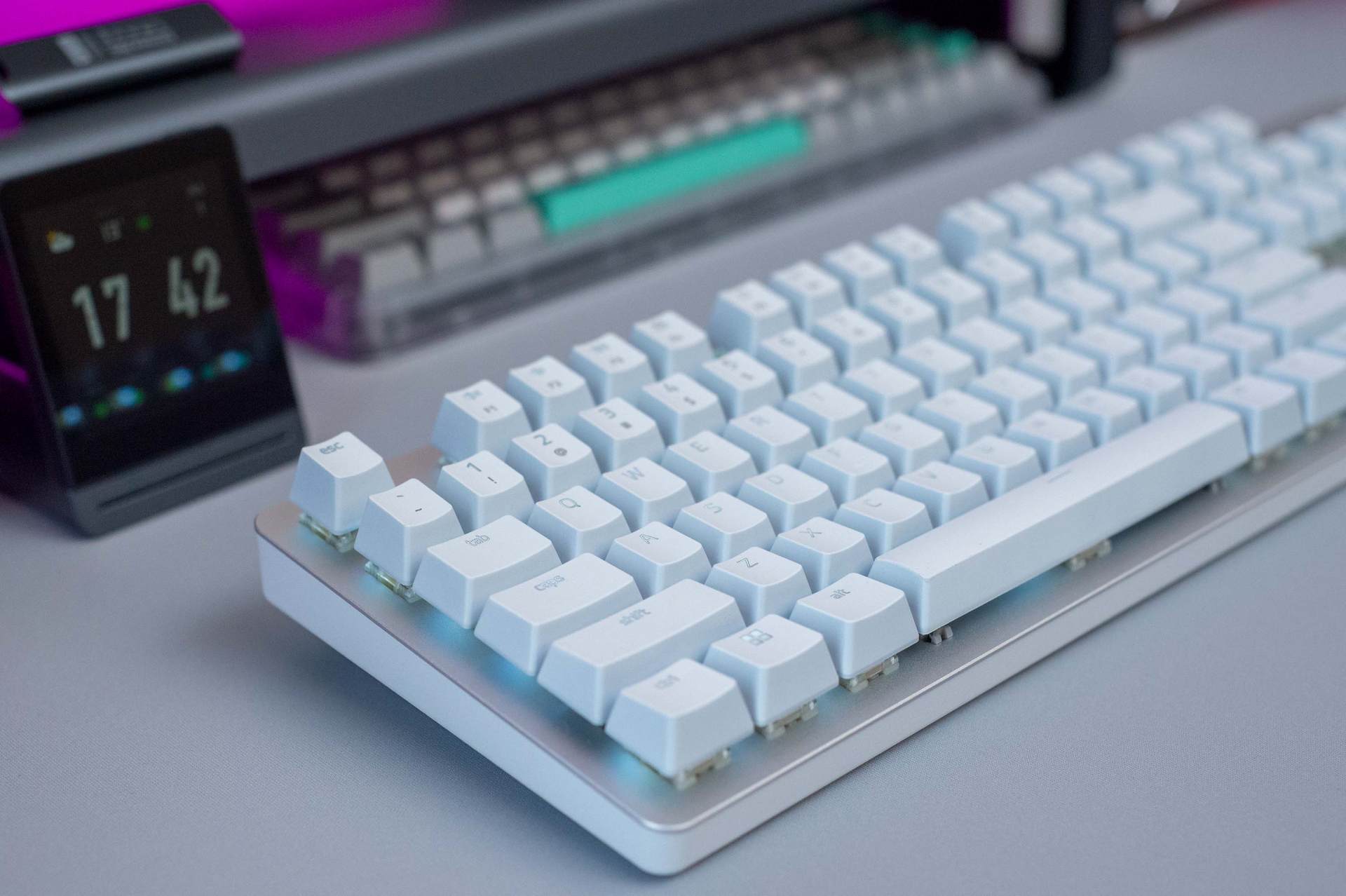 桌面改造 2.0，兼顾生产力与娱乐性的一体化空间