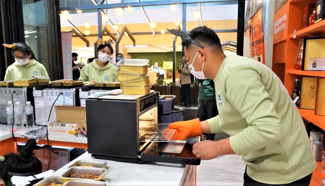 上班族糾結(jié)吃什么？來阿爾法魚小店，吃正宗大師菜