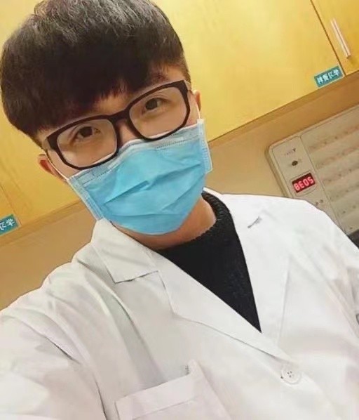 爆红第5年，被华晨宇否定的毛不易，终于开始融入娱乐圈