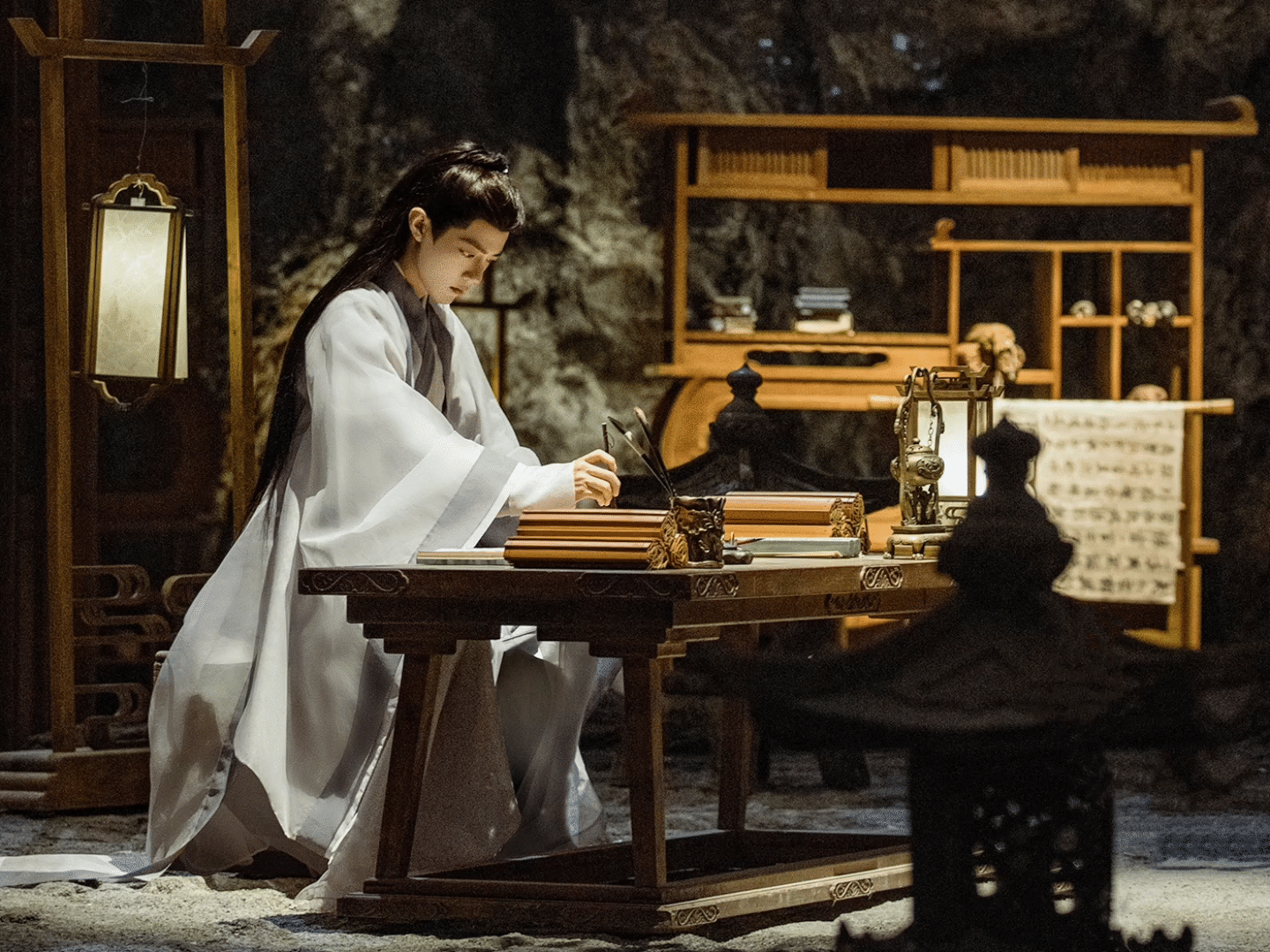 桃桃的一组生图,肖战的眼睛真好看,灵气逼人鲜花与少年绝配