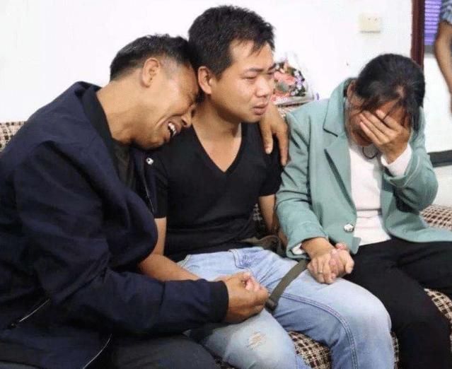 2011年，安徽卖肾买苹果手机的高中生，获赔百万，生命步入倒计时