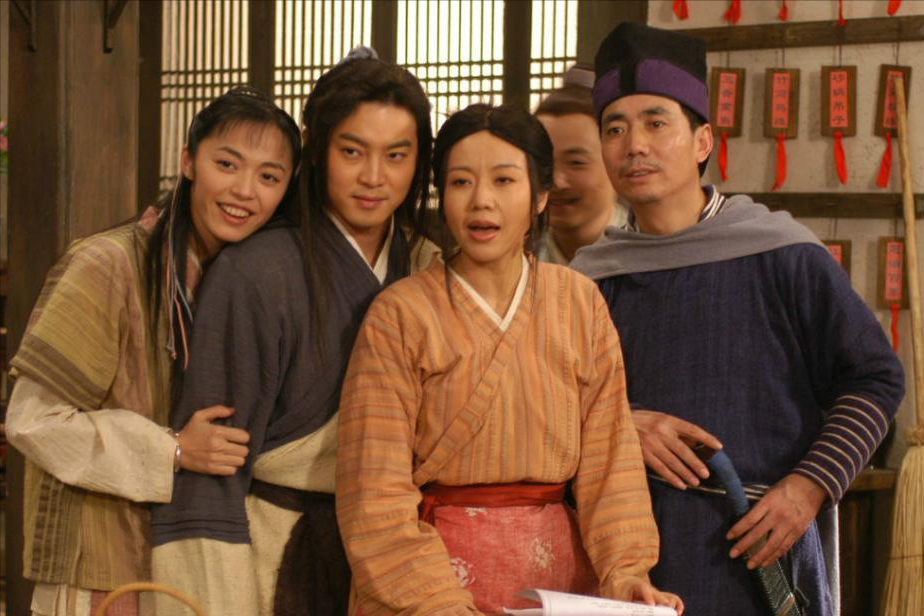 倪虹洁：曾寄人篱下，沦为18线小演员，如今总算“活”过来了