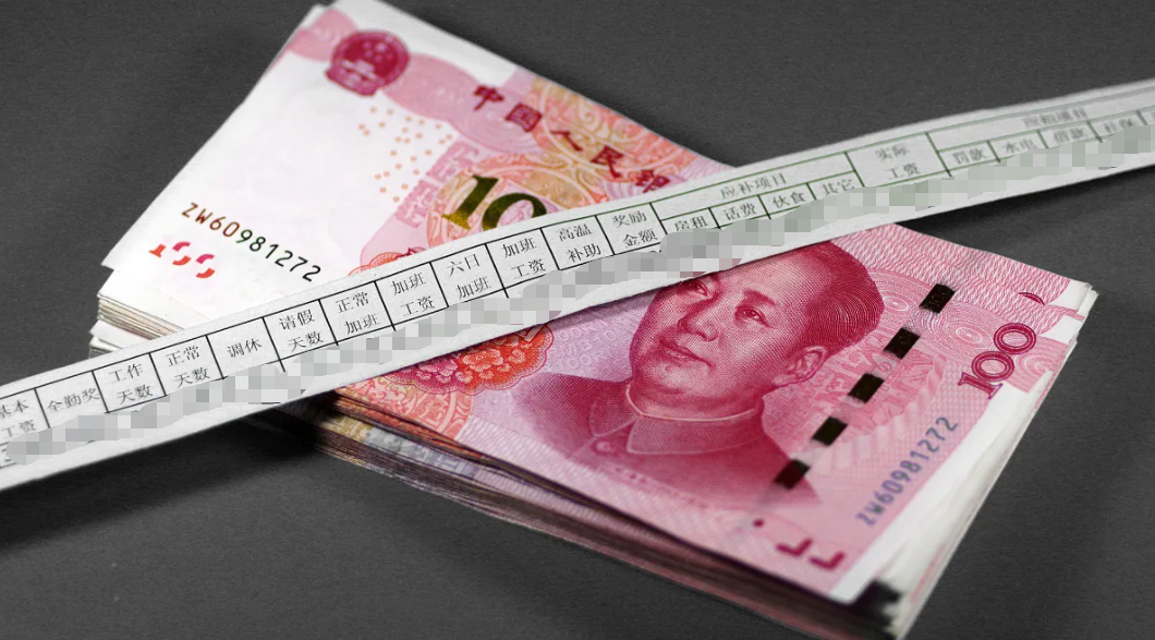 大学老师高薪又轻松？殊不知他才是最辛苦的，有些连铁饭碗都不是