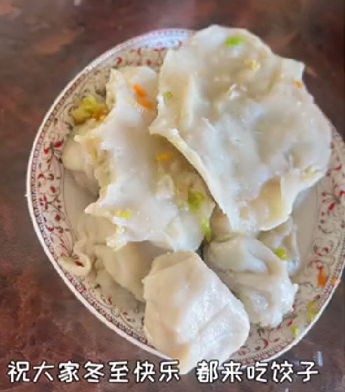 9岁甜馨包饺子水平太娴熟！独立擀面皮煮饺子，挽起袖子动作利落