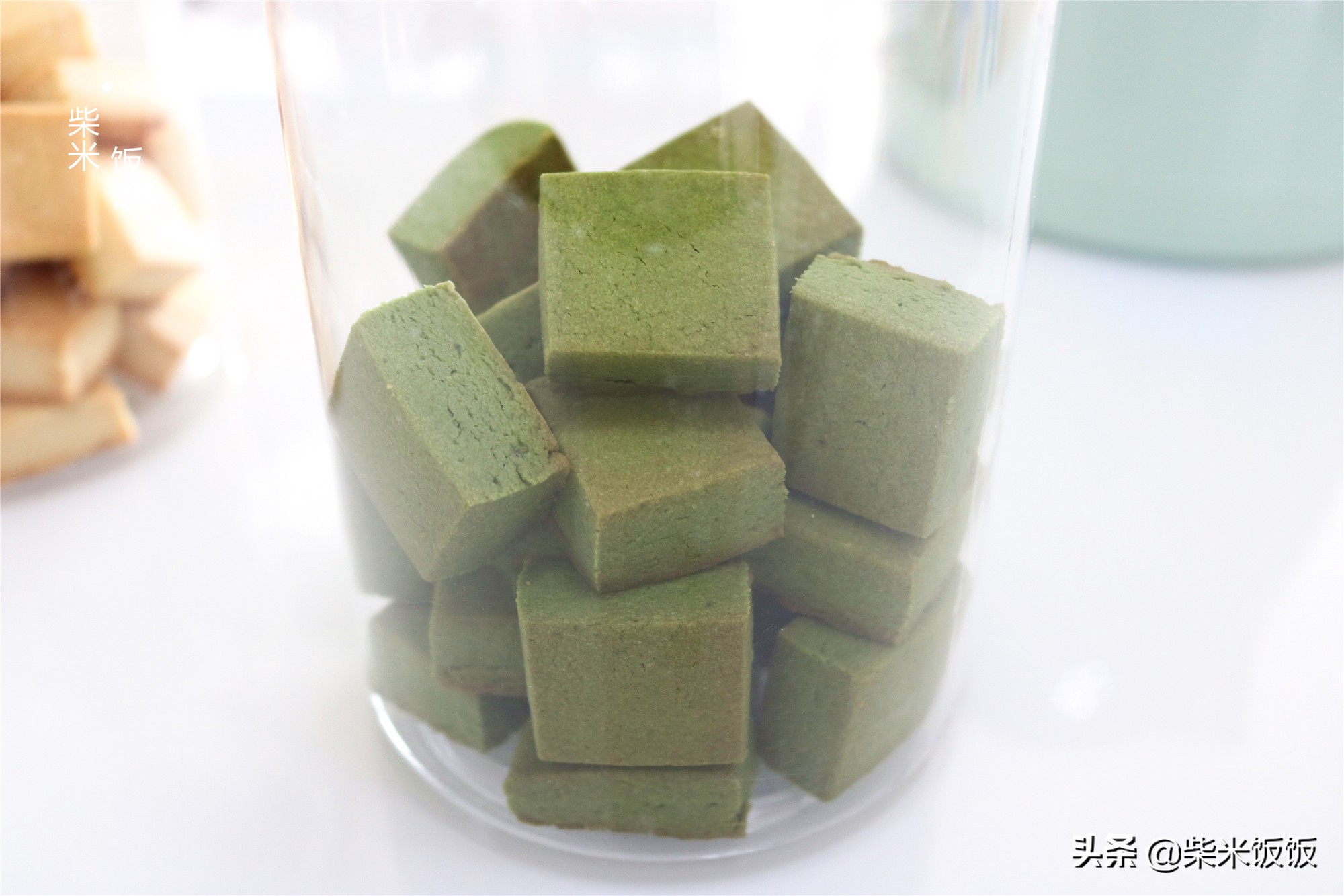 咬一口，酥掉渣，这款炼乳小方太好吃了，做法比面包蛋糕都简单