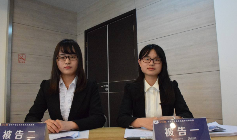 毕业多年后才醒悟，公务员和律师差距过于明显，不只是薪资待遇