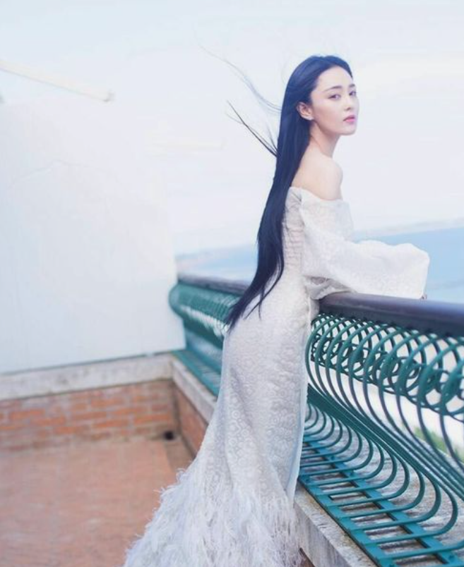 张馨予：以为嫁给军人的女明星，有颜有才