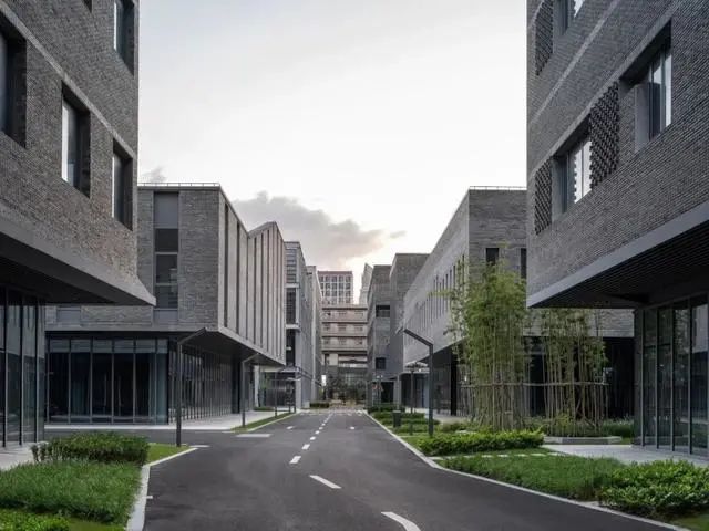 两个2021年中国十大丑陋建筑评选结果重磅揭晓