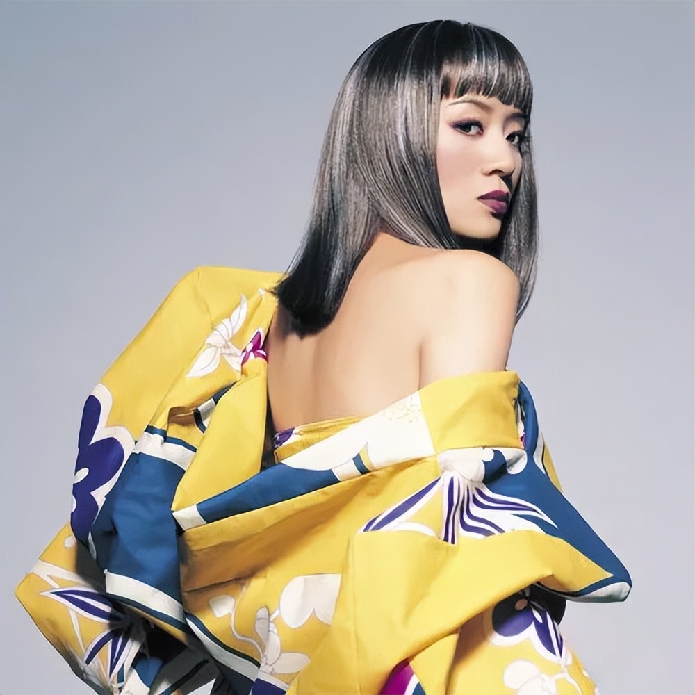 失眠的深夜，不妨打开窗来听这首歌吧 | 梅艳芳-同窗会