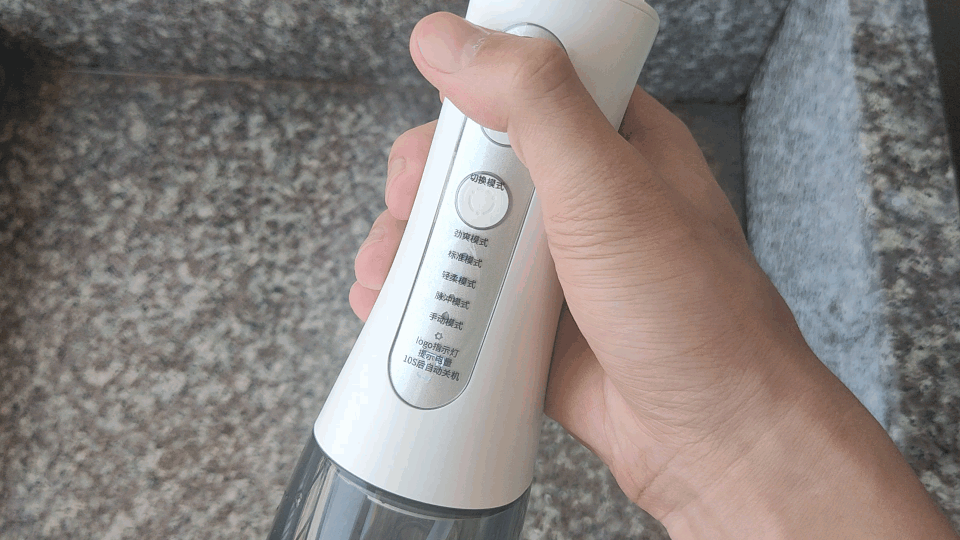 深层洁齿，英普利W1Plus冲牙器呵护口腔