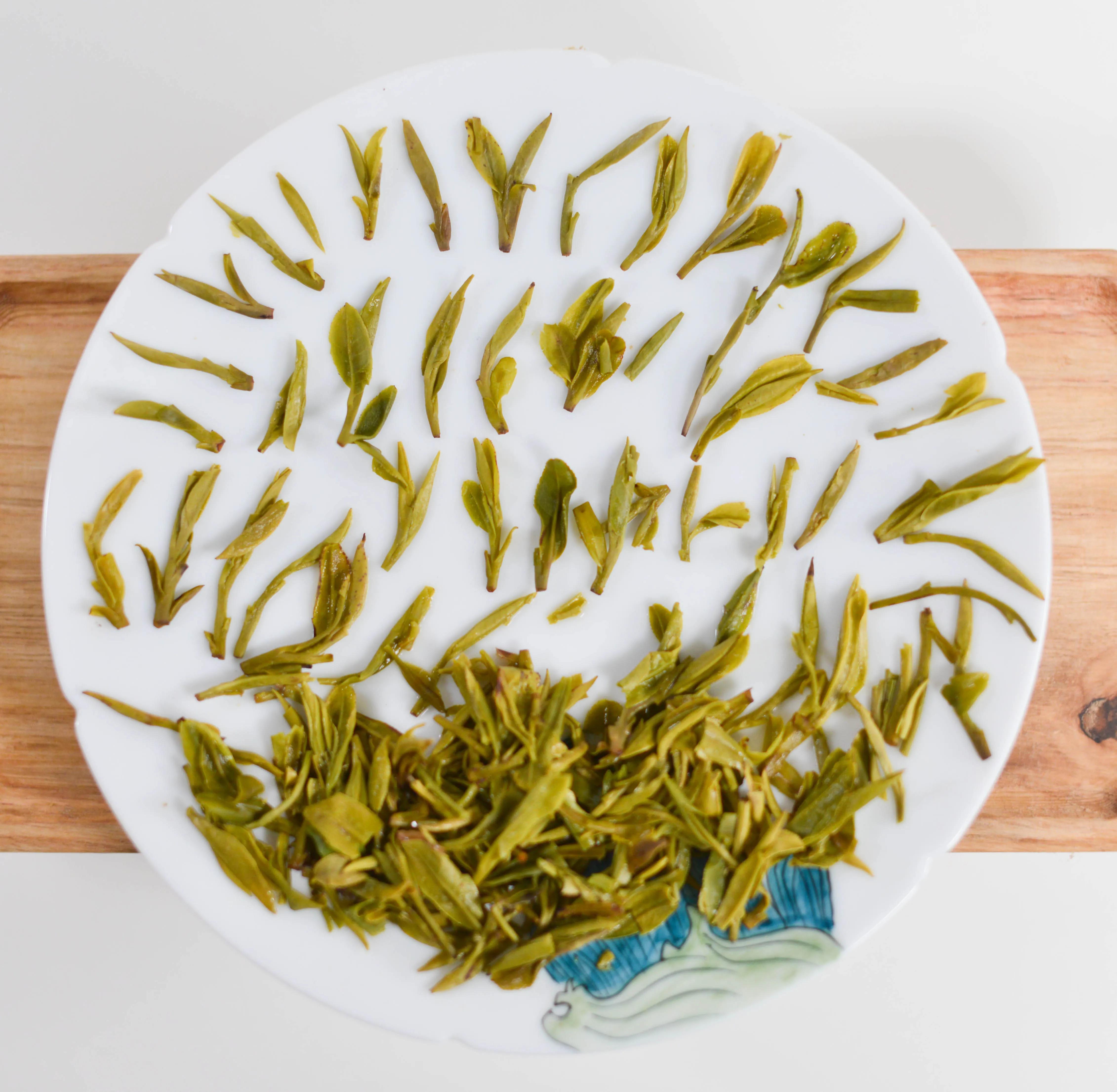 西湖龙井二级产地龙坞龙井茶表现如何?御牌御赐特级评测来了