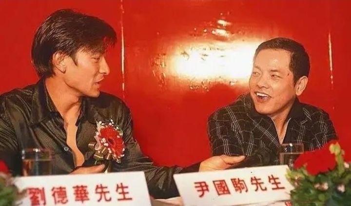 黑帮大佬的美貌女儿：有人隐姓埋名做艺人，有人父亲遗愿不进娱圈