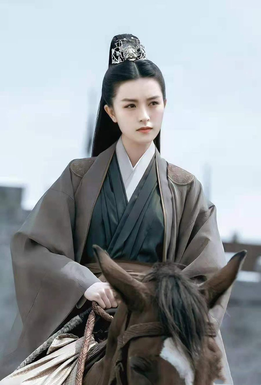 角色设定平平无奇，演员却个个长相惊艳，你管这叫“路人脸”？