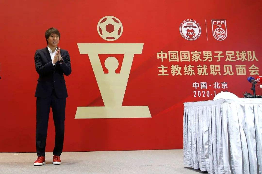 上午11点！李铁大瓜再被曝光，涉嫌利益置换，国足帅位成摇钱树？