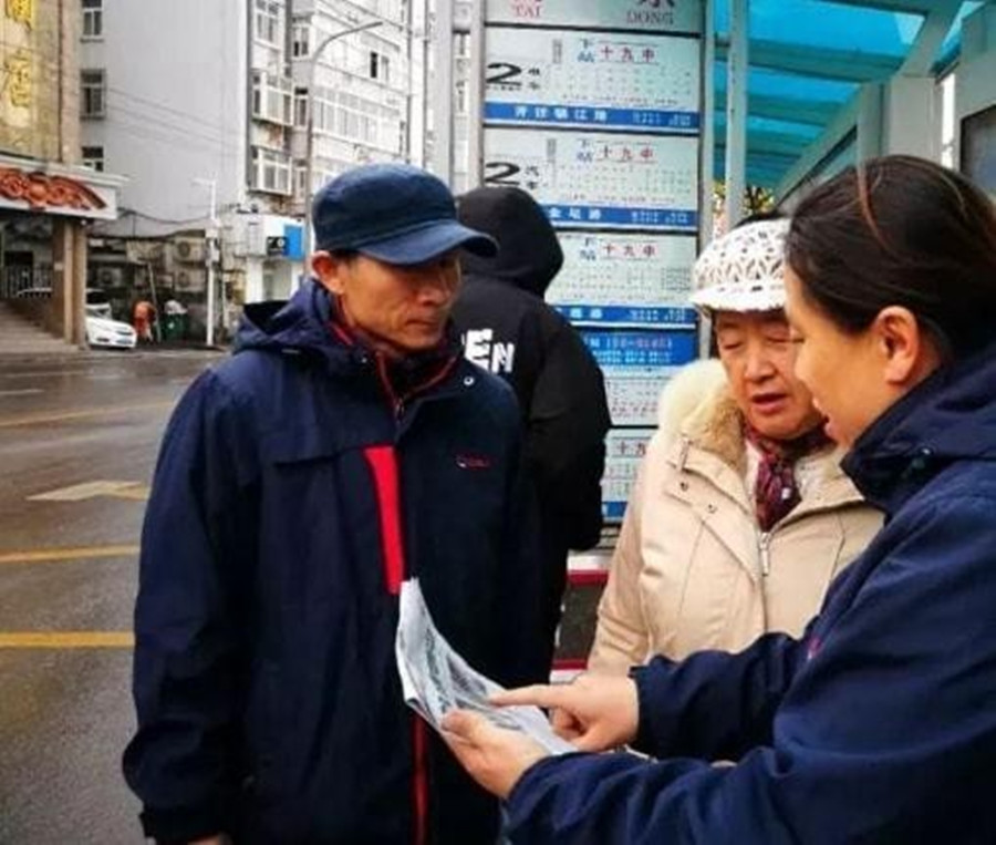 27年前，四川女大学生被拐，与55岁老汉住猪圈17年，获救时已疯癫