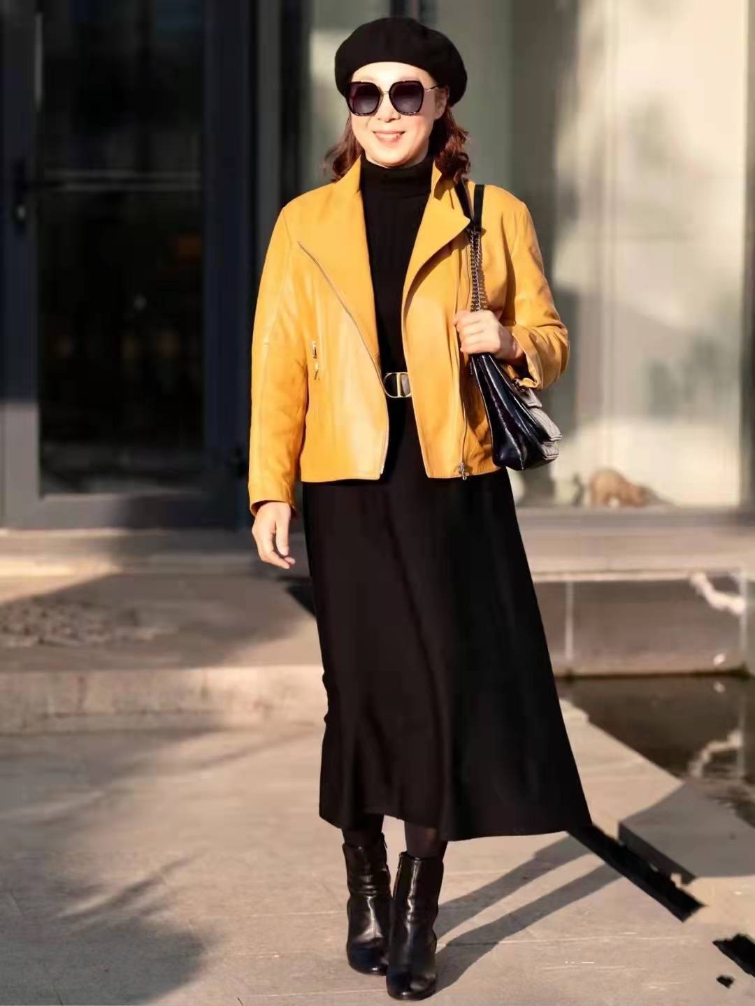 终于找到适合60岁的“皮衣”搭配，8套不重样的穿搭，时尚减龄