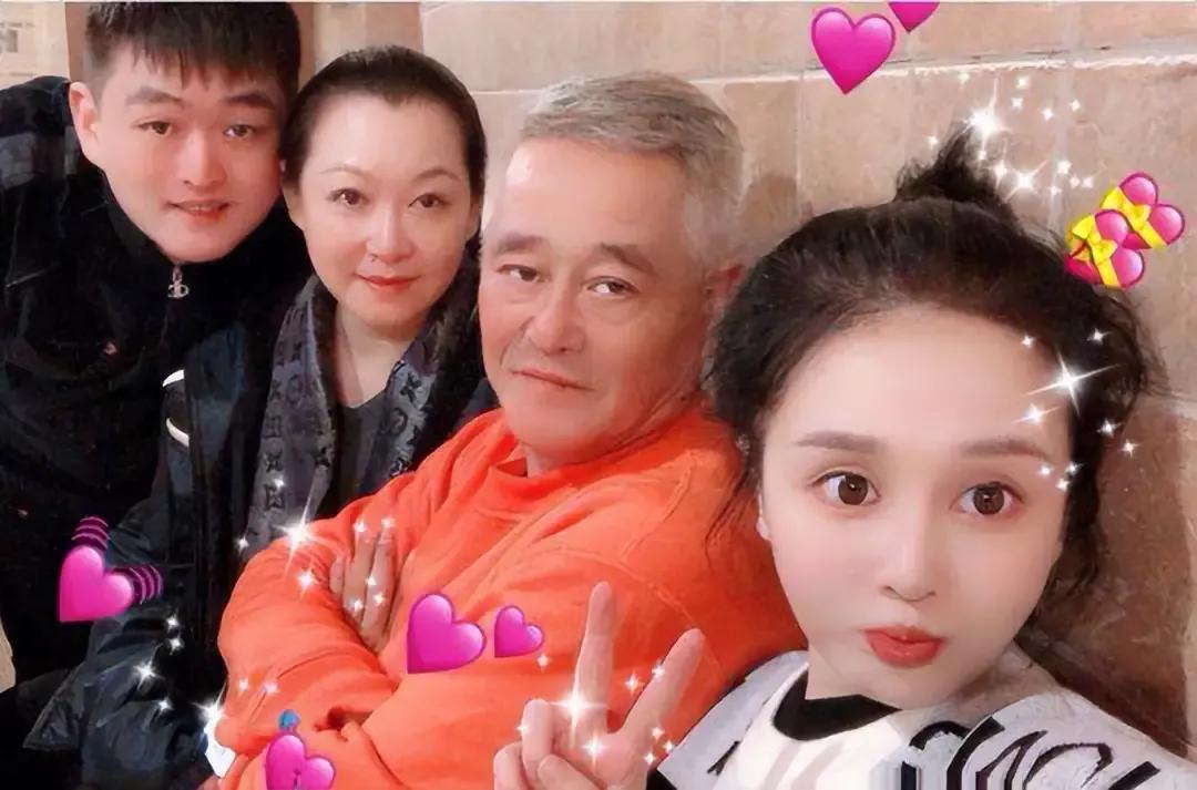 赵本山儿子赵大牛说这辈子不需要努力了，光他爸财产吃利息就够了