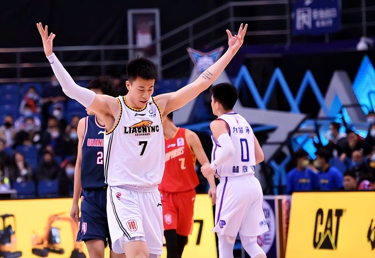 为什么感觉nba防守不行(张镇麟冲击NBA为什么会遭遇失败？NBA球探直接说出了他的弱点)