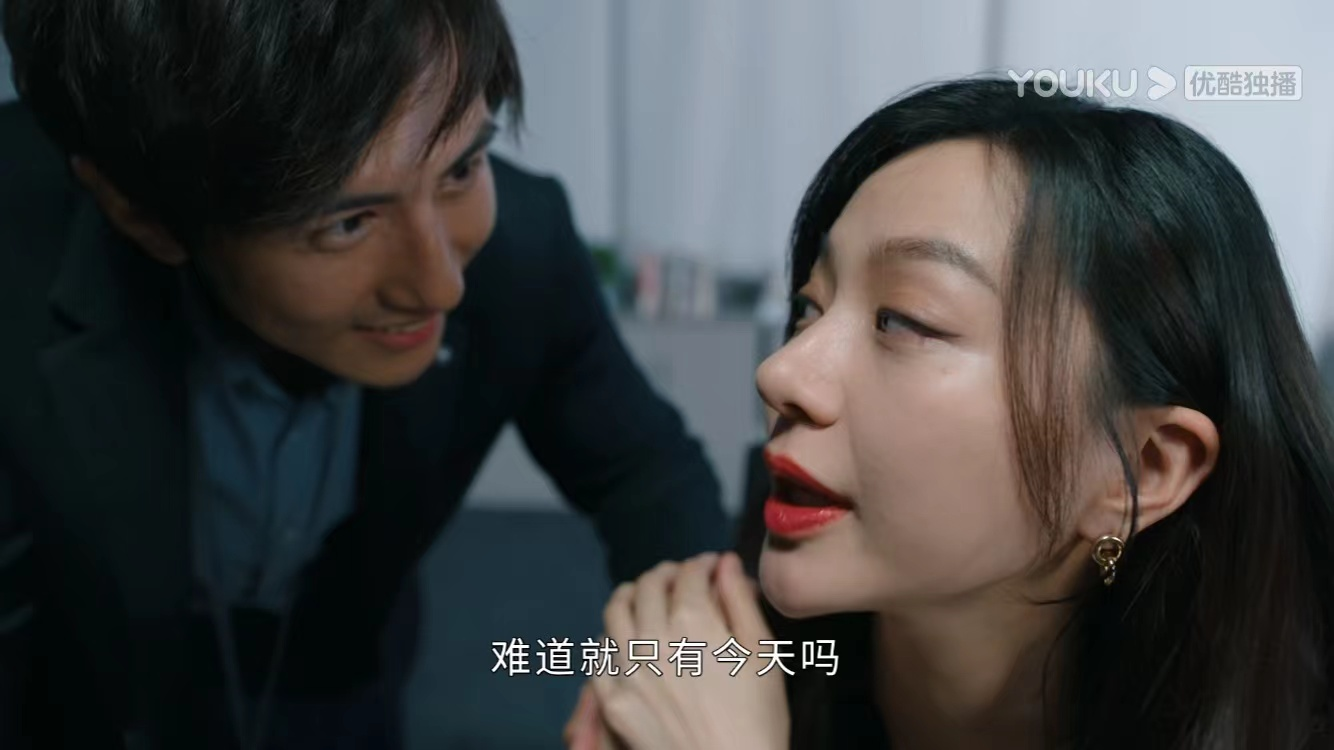 女心理师：被上司醉酒性侵的李薇，穿着暴露，是原罪还是借口？