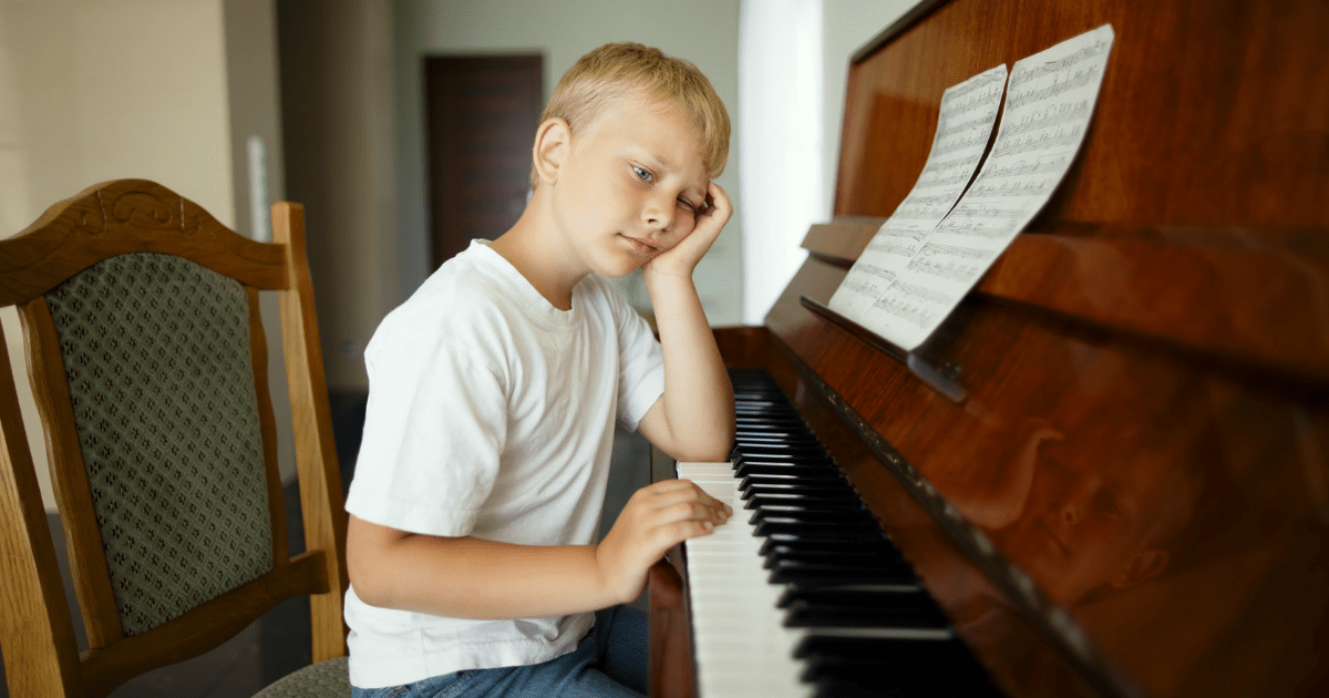 为初学者买钢琴？6 优点和缺点