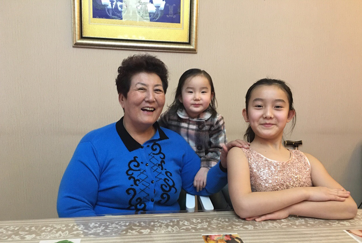 德德玛之子马克塔勒：心疼脑溢血偏瘫的母亲，像爱妈妈一样爱继父