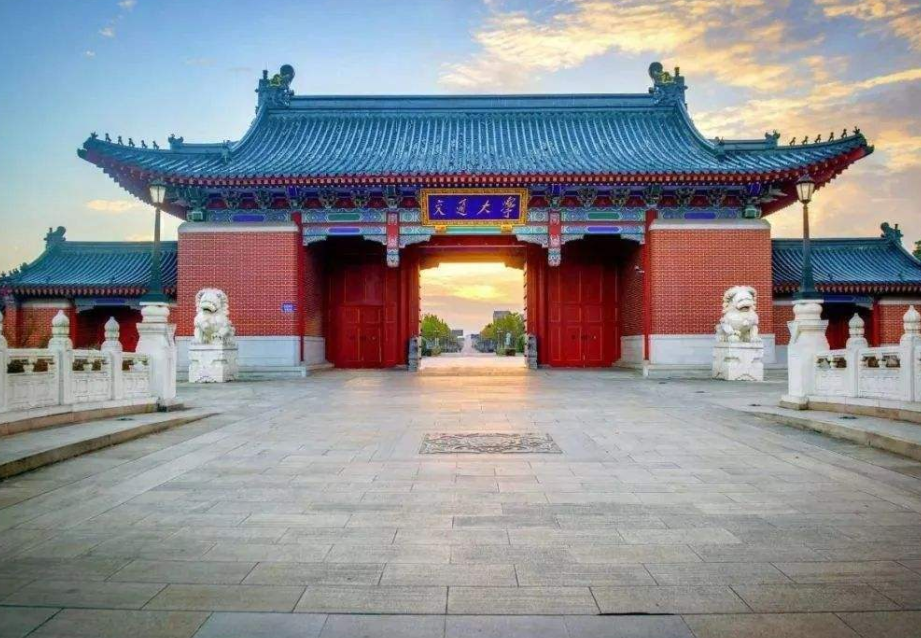 2022中国大学排名公布，武汉大学表现亮眼，西安交大退步明显