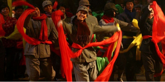 34岁的他，在参加开国大典时站在伟人身边，后来担任44年副国级