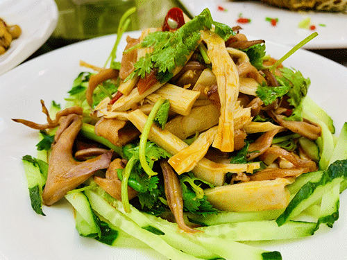 藏不住啦！伊宁县这家开了8年的川湘菜餐厅，平价味美超过瘾