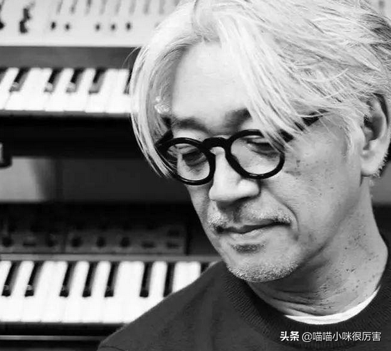 上海美女邬君梅：没孩子成丁克是遗憾，与继女亲密无间是模范继母