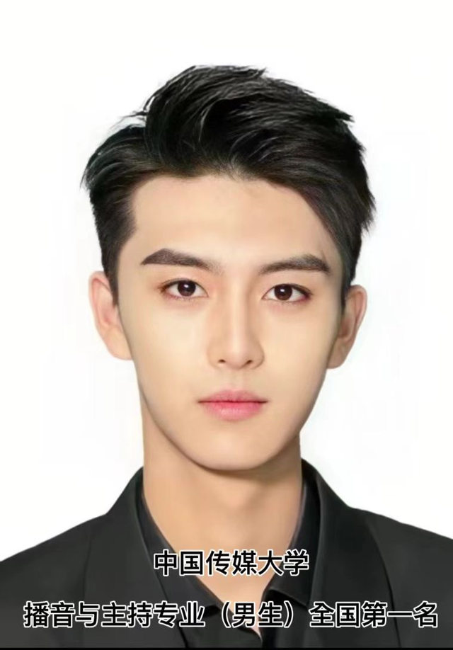 ​他是中传艺考“第一名”，长相惊艳气质出众，有一位了不起的舅舅
