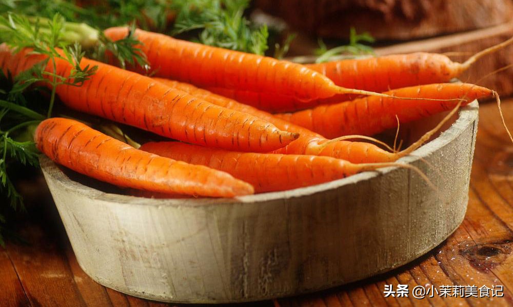 女人25岁以后，别只会敷面膜，多吃“9种”食物，风采动人气色好