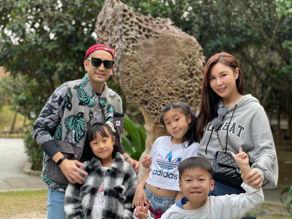 唐志中为大女儿庆生，11岁小蜜蜜身高快撵上妈妈，五官超像爸爸