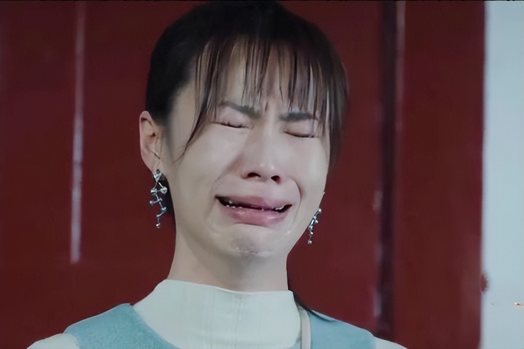 一人拖垮全剧，这8位颜值演技都没有的女星，“关系户”写在脸上