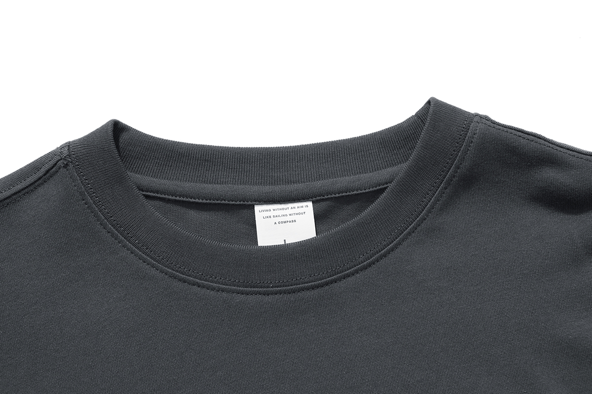 做潮牌T恤更侧重功能性和耐用性，二、三本针用得也会比较多/