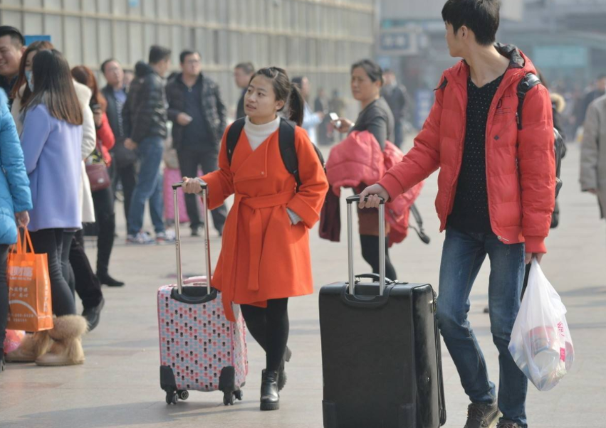 陕西现“最豪”大学，包高铁送大学生回家，真是太有“排面”了