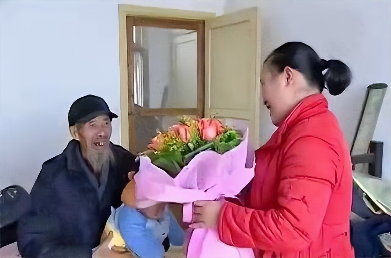 湖南25岁少女嫁给70岁农村老人，婚后生下一子，看活成啥样 第9张