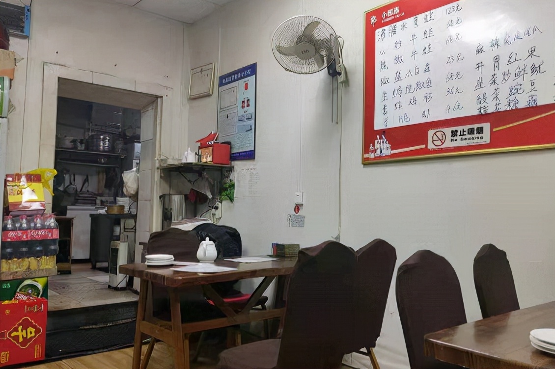 太原这家餐馆，食客听名字就以为是大饭店，一进门就傻了