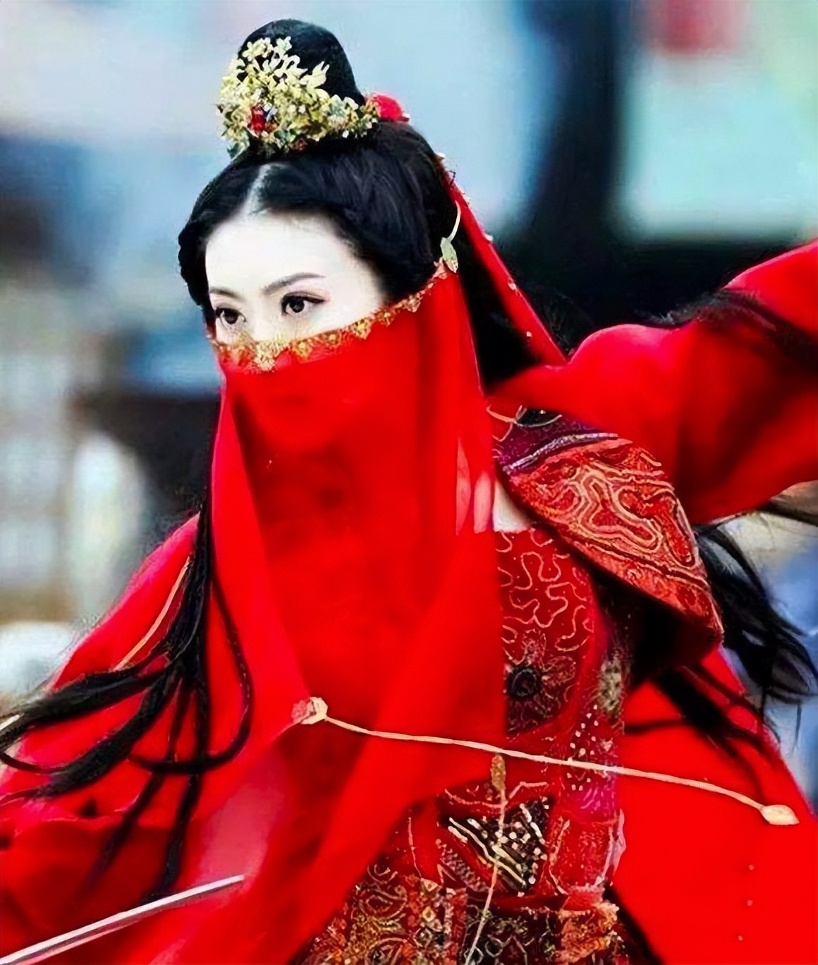 同为戴面纱的美人,把赵丽颖,杨幂,景甜放在一起,差距一目了然
