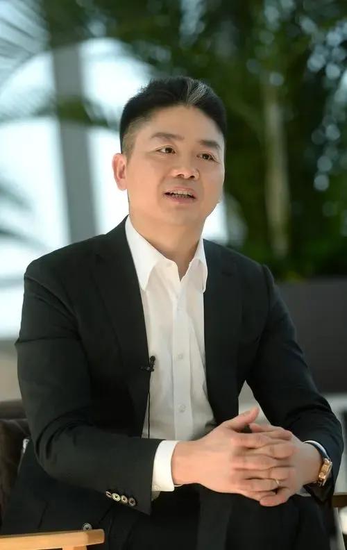 隐退两个月的刘强东疯狂套现22亿,为什么要套现?
