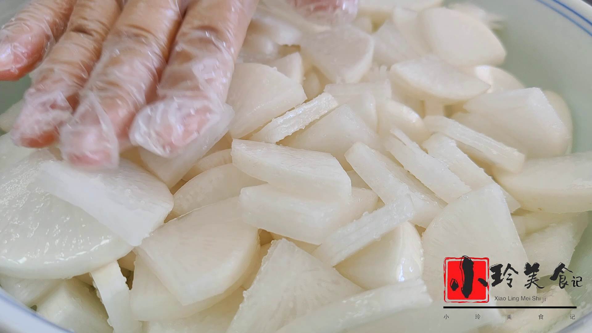 妈妈经常用的萝卜腌制方法，步骤简单，酸脆爽口，香辣开胃又下饭