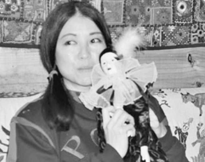 三毛与荷西，真如她笔下所描述的那般甜蜜？邻居：她一厢情愿罢了