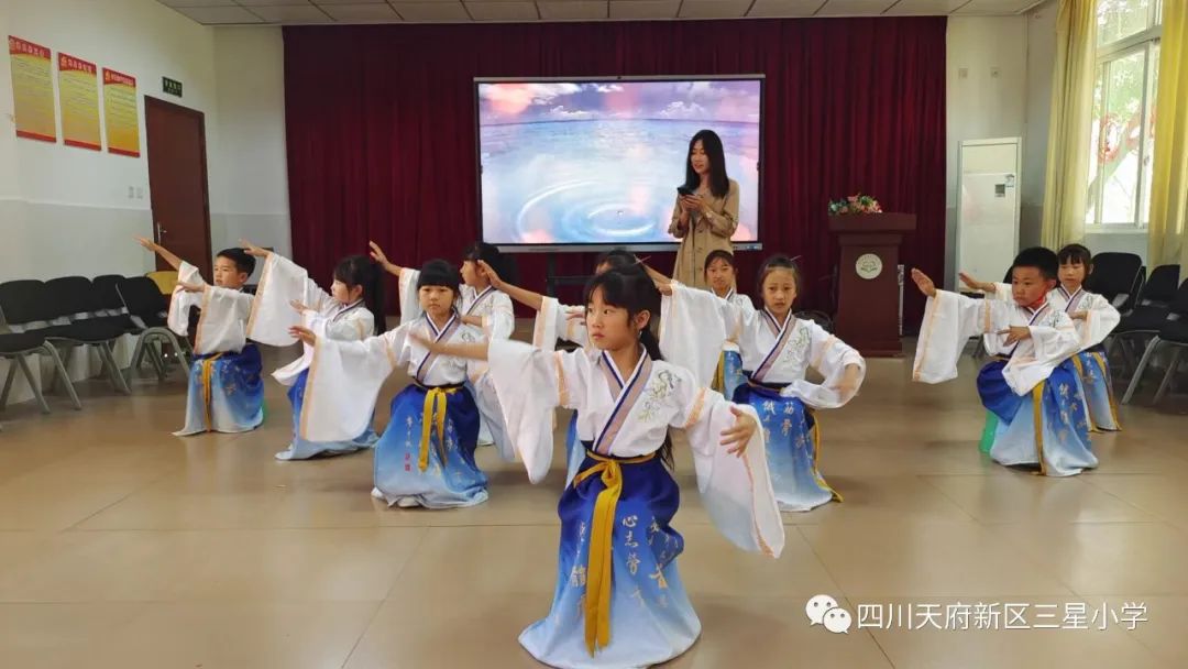 天府新区三星小学举行“金芙蓉”声乐比赛以及六一文艺节目初选