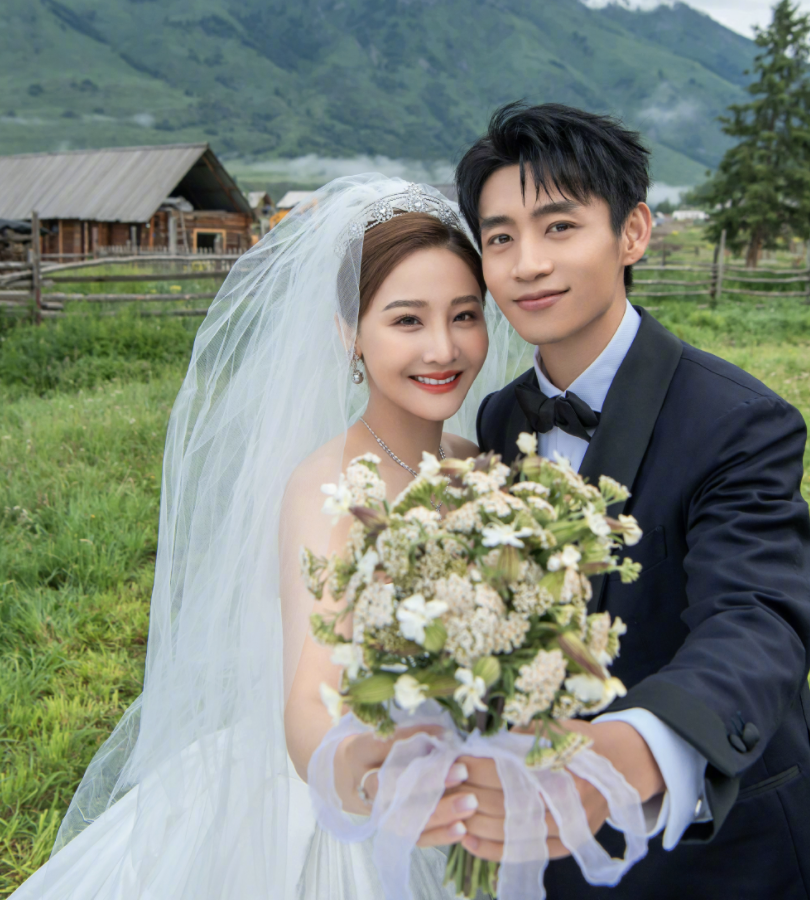 2021年娱乐圈8场唯美婚礼：俊男靓女羡煞旁人，两对新人奉女成婚