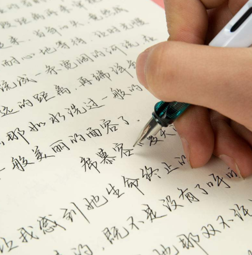 阅卷老师心仪的3种字体，虽不似“冰墩墩字体”可爱，但胜在好写