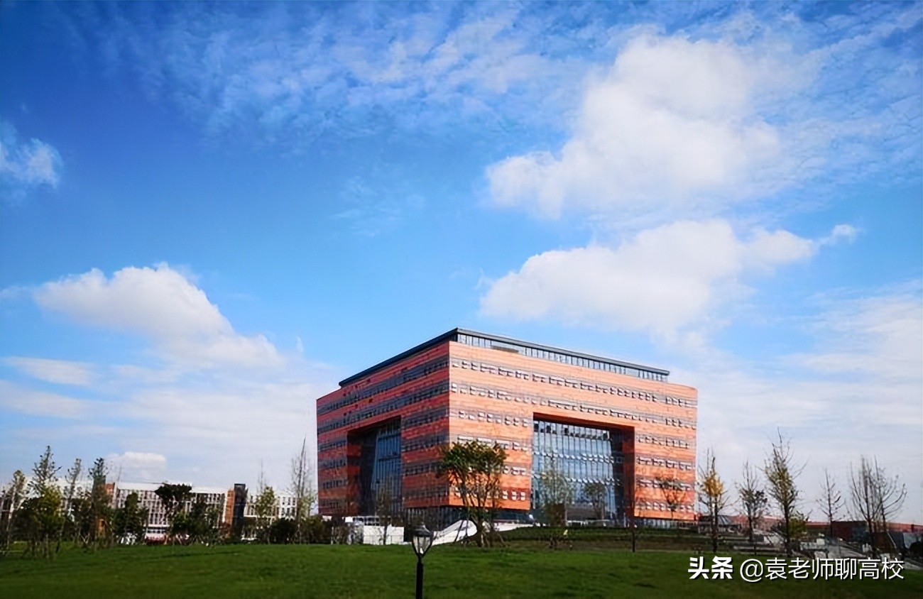 成都大学和济南大学，两个以省会命名的高校，哪个综合实力更强？