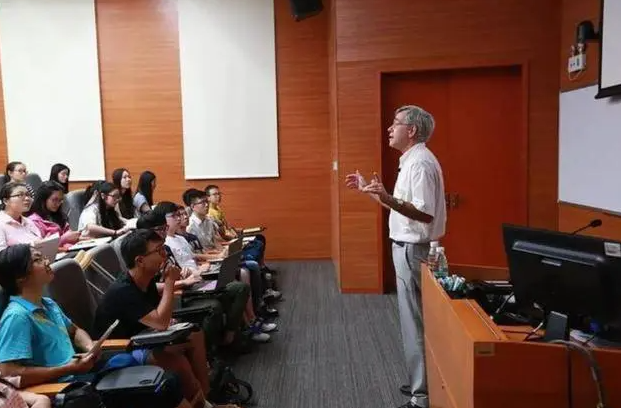 985高校副教授晒年薪，公积金顶普通人月薪，网友：不愧是在上海