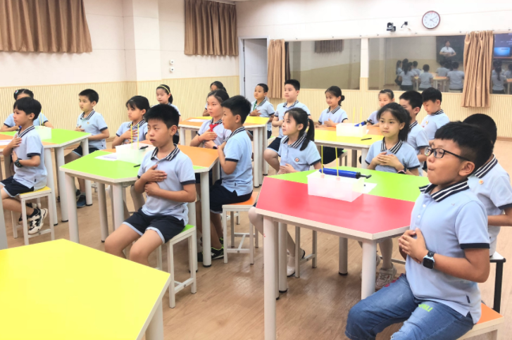 辅导班老师失业后，去富人区做“高端家教”，工资虽高却想辞职