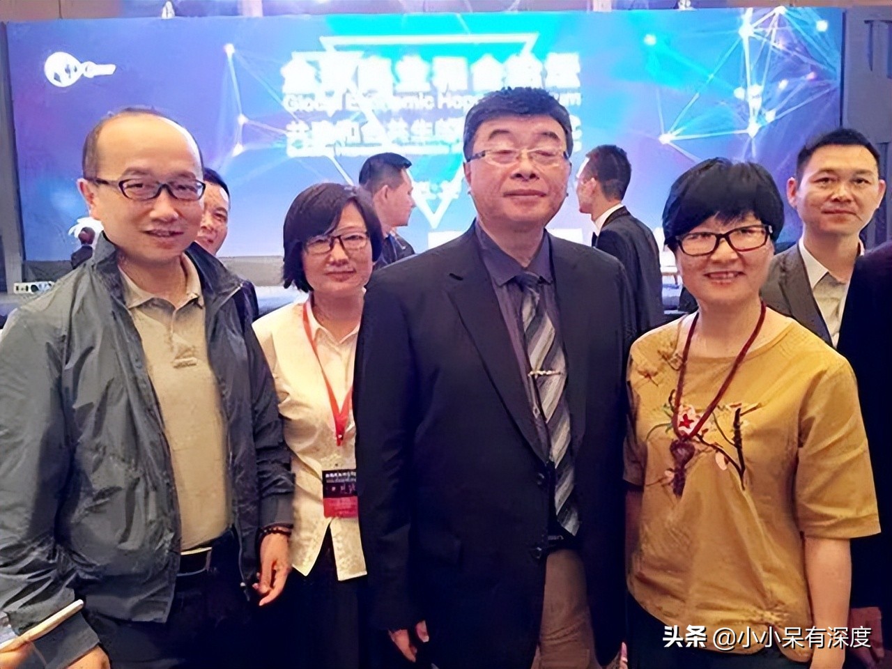 台湾邱毅教授，他铿锵有力地点评，在中国大陆圈粉无数，深受欢迎