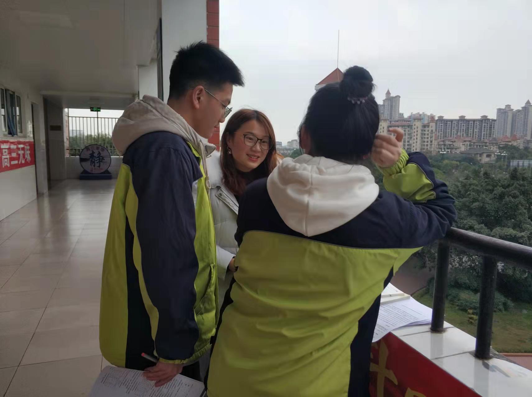 13年每天7：10到教室，三原外国语学校，有一个“倪爷”