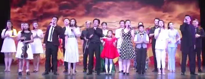 “世界因爱而生”全球华人春晚艺术总监李式耀及女儿作品同台上演